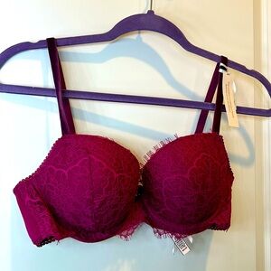 Victoria’s Secret very sexy lace burgundy underwire bra new with tags!!